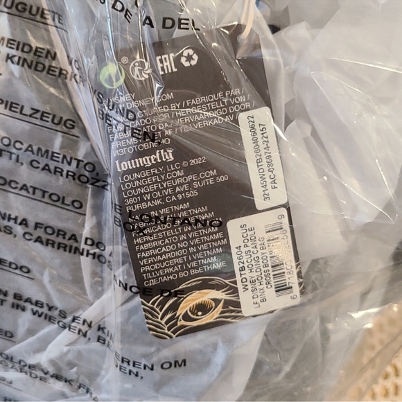 LOUNGEFLY HOCUS POCUS BINX CANDLE CROSSBODY BAG - NWT - Picture 9 of 16